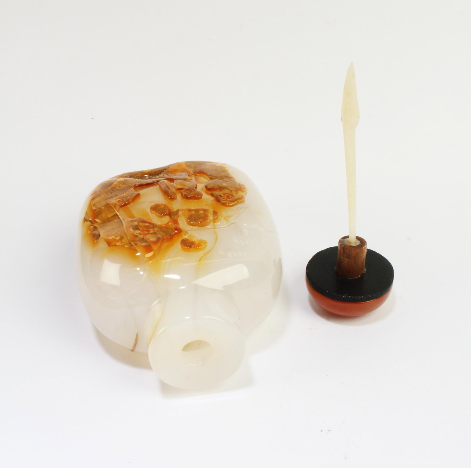 Chinese Agate Snuff Bottle - 4
