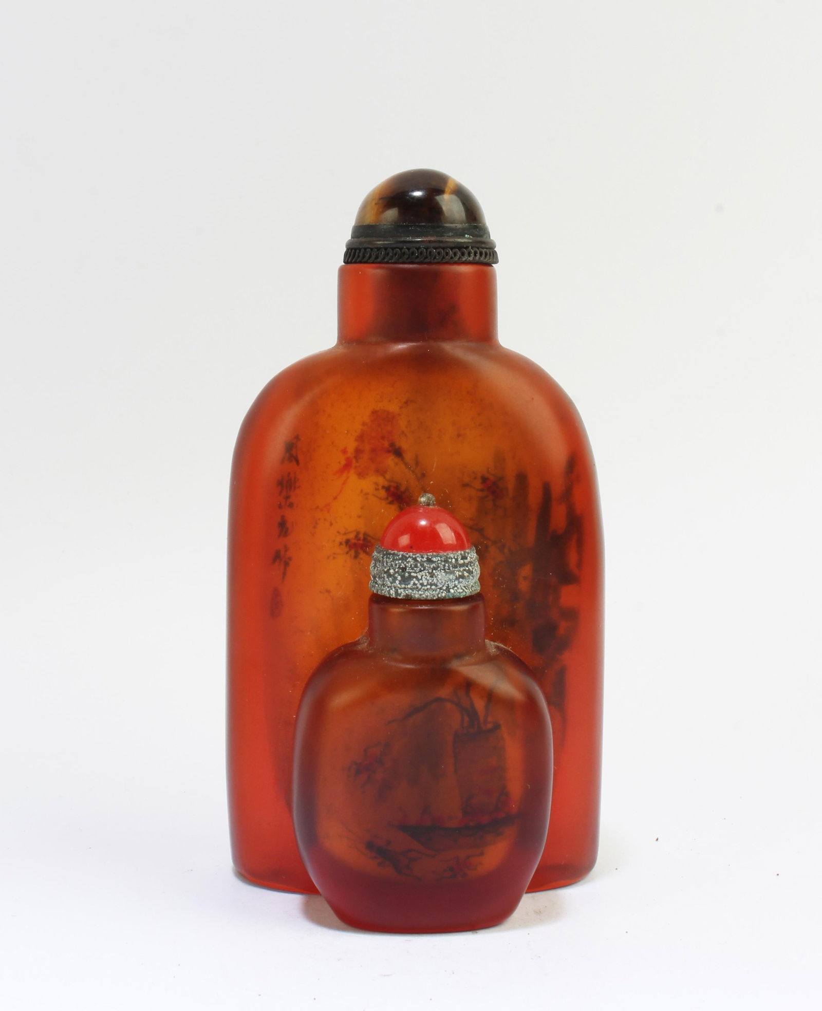 Chinese Peking Glass Snuff Bottle: Chinese Peking Glass Snuff Bottle. Height: 3.25"
