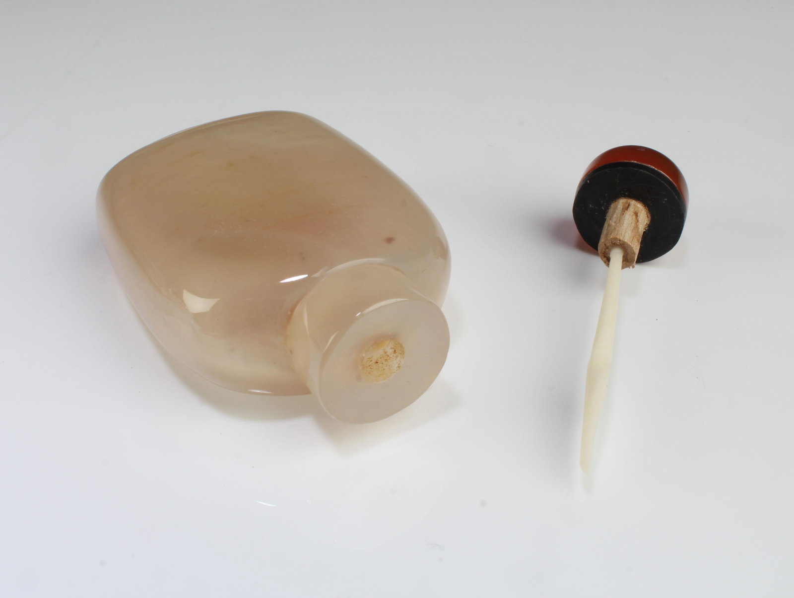 Chinese Agate Snuff Bottle - 3