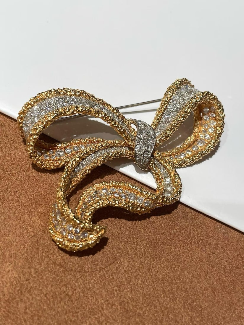 18K GOLD DIAMOND BOW BROOCH (1 of 9)
