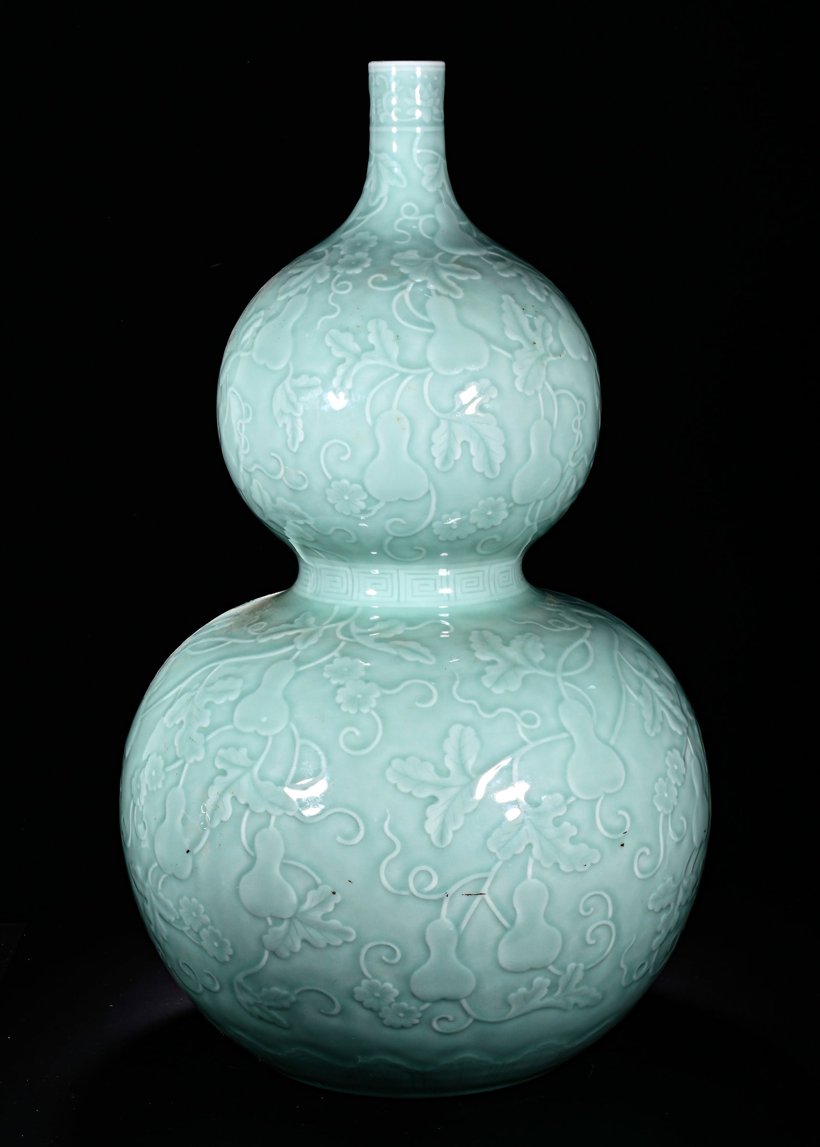 QING DYNASTY QIANLONG BEAN GREEN GLAZE EMBOSSED GOURD PATTERN AUSPICIOUS GOURD VASE (1 of 6)