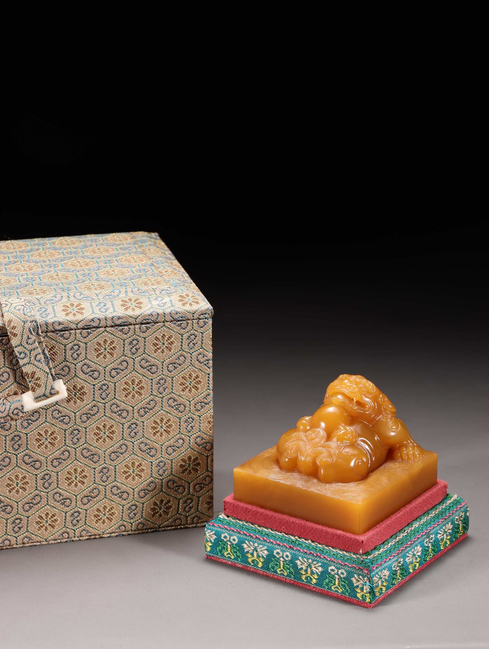 A Shoushan Tianhuang Stone Seal: A Shoushan Tianhuang Stone Seal. Dimensions: 1.97in x 2.36in x 2.36in; Weight: 0.54lbs.