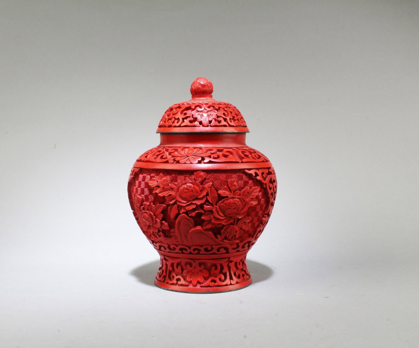 A Cinnabar Lacquer Vase - 3