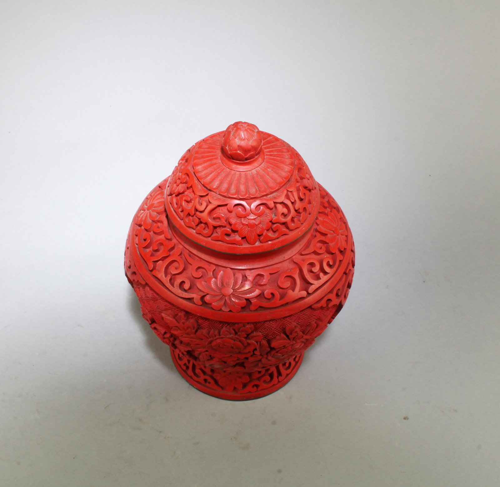 A Cinnabar Lacquer Vase - 4