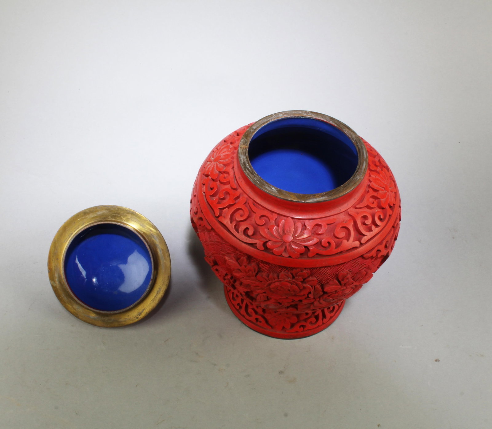 A Cinnabar Lacquer Vase - 5