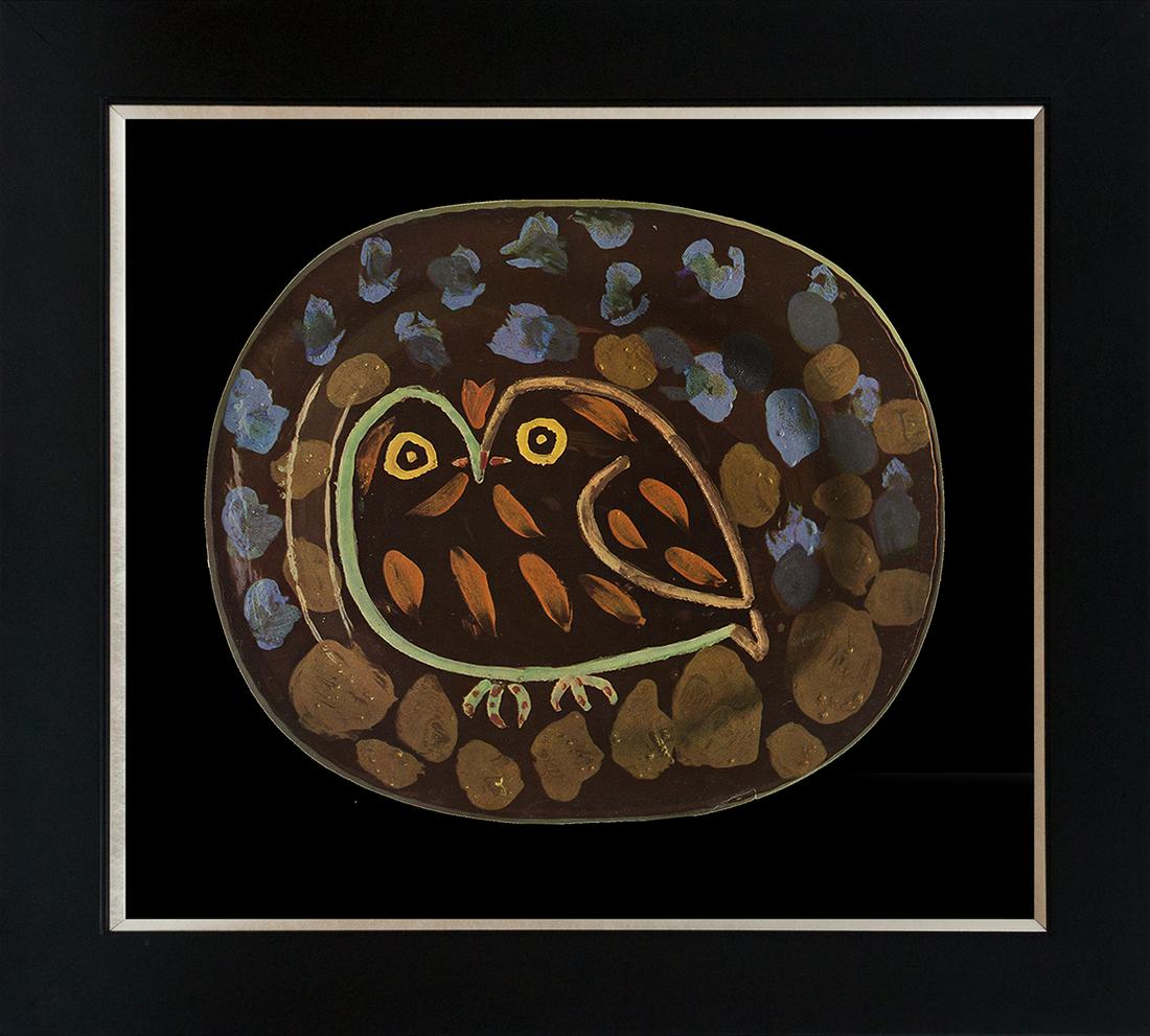 Pablo Picasso Serigraph embossed: Pablo Picasso Serigraph embossed Approx 26x20 inches Custom framed Includes certificate.