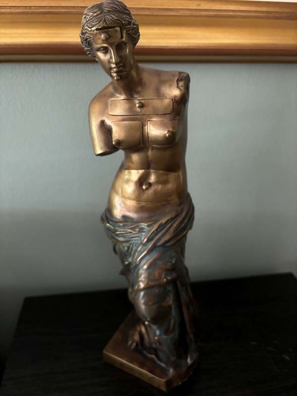 Salvador Dali (Spanish 1904-1989) Venus with Drawers Bronze Sculpture by Salvador Dali in 1986 very: Salvador Dali (Spanish 1904-1989) Venus with Drawers Bronze Sculpture by Salvador Dali (Spanish 1904-1989) in 1986 very exclusiveVenus with Drawers Bronze Sculpture by Salvador Dali in 1986 Approx 15