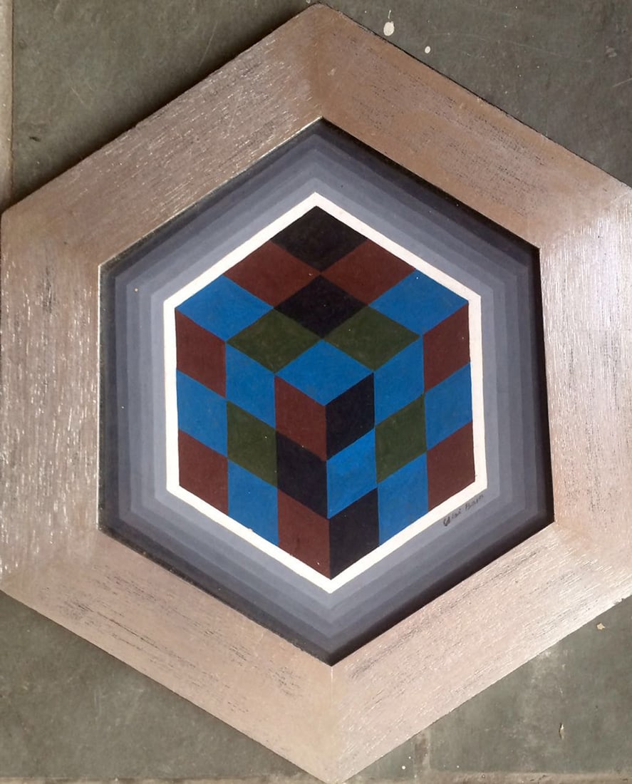 Ubi Bava Original oil on wood 39 x 33 cm: Ubi Bava Original oil on wood 39 x 33 cm. Hand signed.Claudio Bava was a Chilean hyperrealist painter. He was greatly influenced by Renaissance and Baroque artists, as well as Surrealist painters