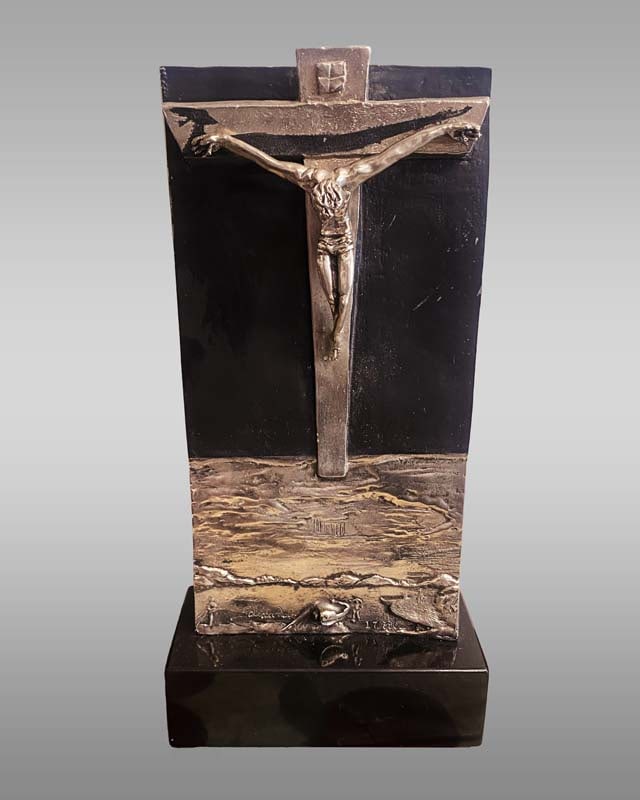 Salvador Dali (Spanish 1904-1989) Bronze Sculpture Christ on the Cross: Salvador Dali (Spanish 1904-1989) Bronze Sculpture Christ on the CrossSalvador Dali Sculpture Christ on the Cross Rare to find. Approx 13 x 8 inches. Black marble base. Art Artwork Artist.