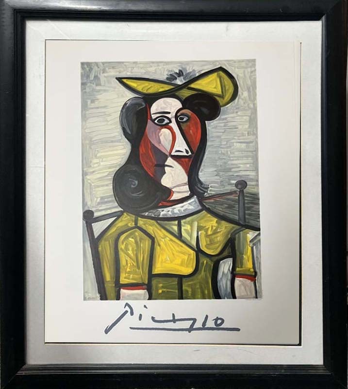 Pablo Picasso (Spanish 1881-1973) Lithograph Marina Picasso Collection from 1982.: Pablo Picasso (Spanish 1881-1973) Lithograph Marina Picasso Collection from 1982.Pablo Picasso Lithograph Marina Picasso Collection from 1982. Authorized by Picasso. Signed in the plate Approx 24x19 i