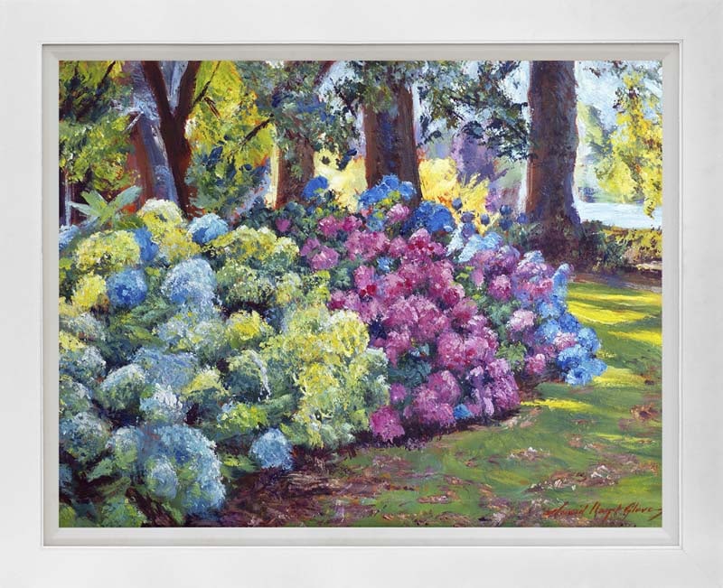David Lloyd Glover (American 1949) Hydrangeas by the lake Mixed Media Original Painting on canvas: Mixed media on canvas by David Lloyd Glover Hand signed by the artist. On canvas image size. Approx image size 18x24 inches. Custom framed and Includes Certificate of Authenticity. This work was purch