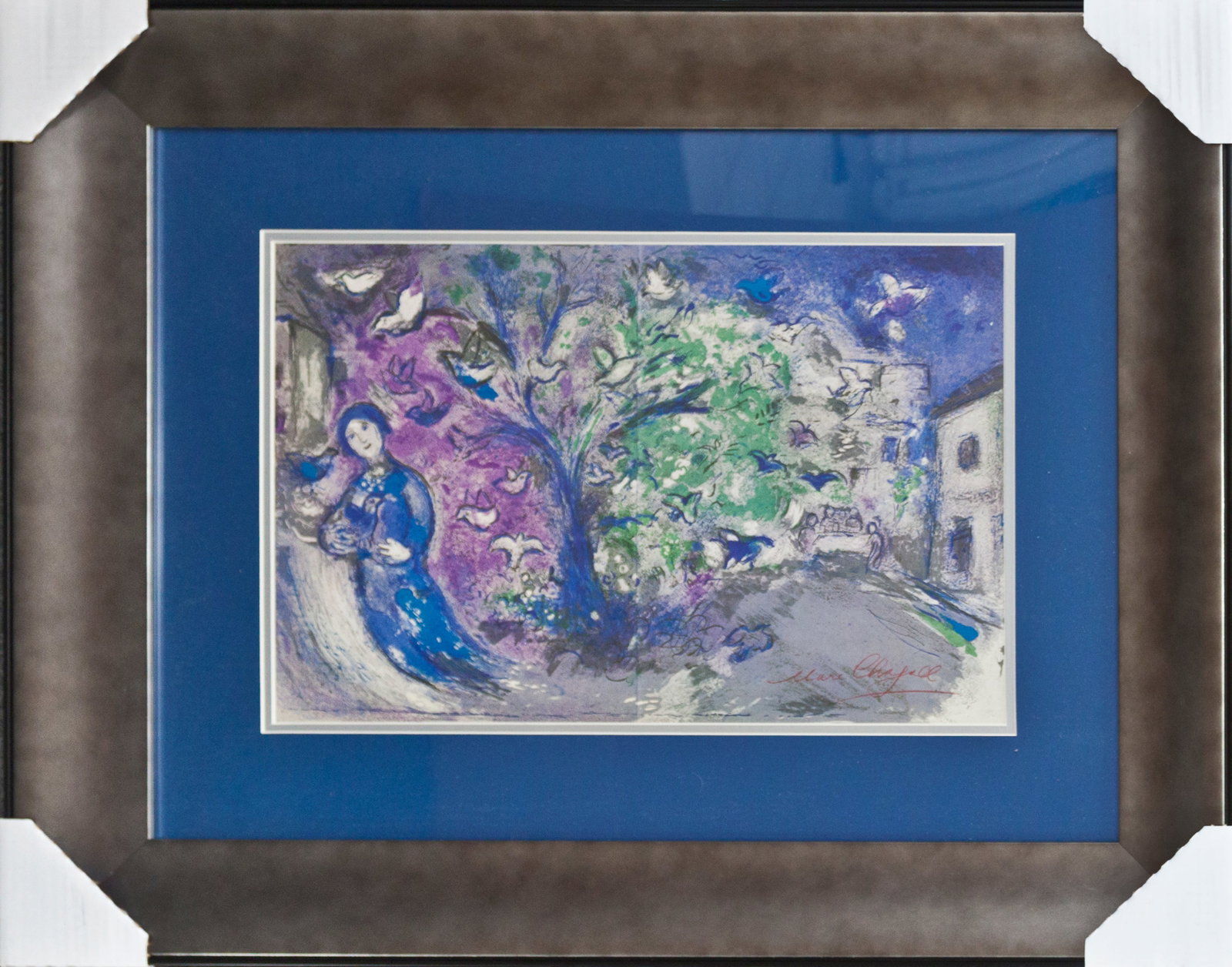 Marc Chagall (Russian-French 1887-1985) Marc Chagall Hand signed Lithograph: Marc Chagall (Russian-French 1887-1985) Marc Chagall Hand signed Lithograph. Approx 24x28 inches. Professionally framed. Includes certificate of authenticity. Art Artwork Artist.