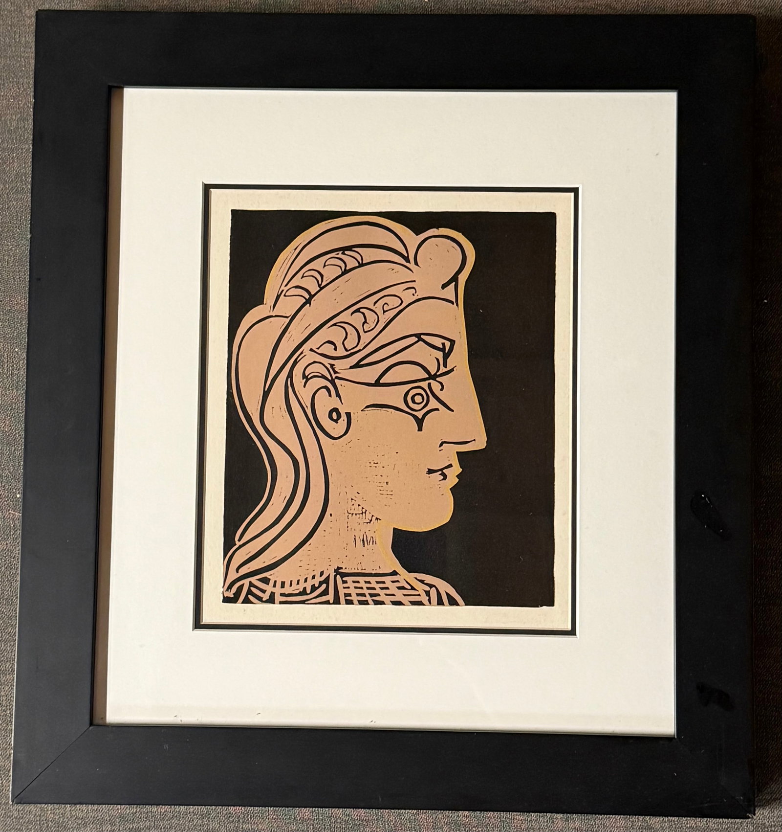 Pablo Picasso (Spanish 1881-1973) linocut 1970: Pablo Picasso (Spanish 1881-1973) original Linocut 1970 on paper Custom framed Approx 22x20 inches. Custom framed and includes documentation. Art Artwork Artist.