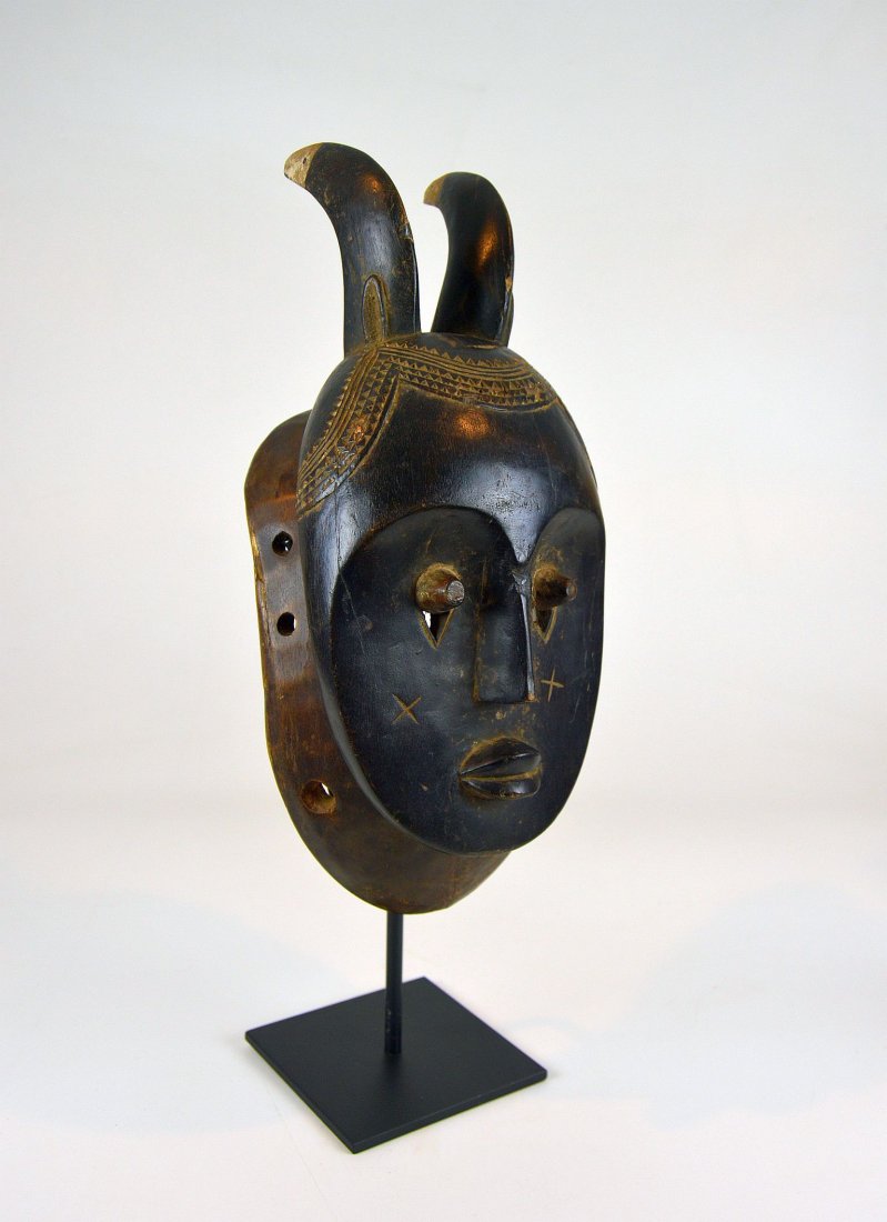 A Very Fine Old Baule African mask, African Tribal Art (1 of 9)
