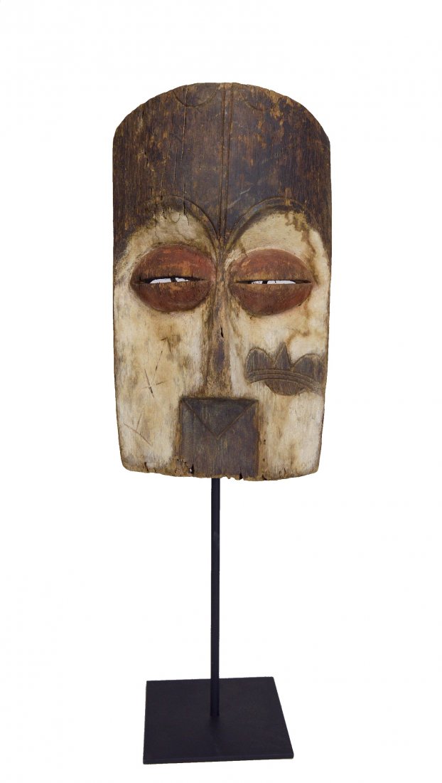 Archaic old Vuvi African Mask (1 of 8)