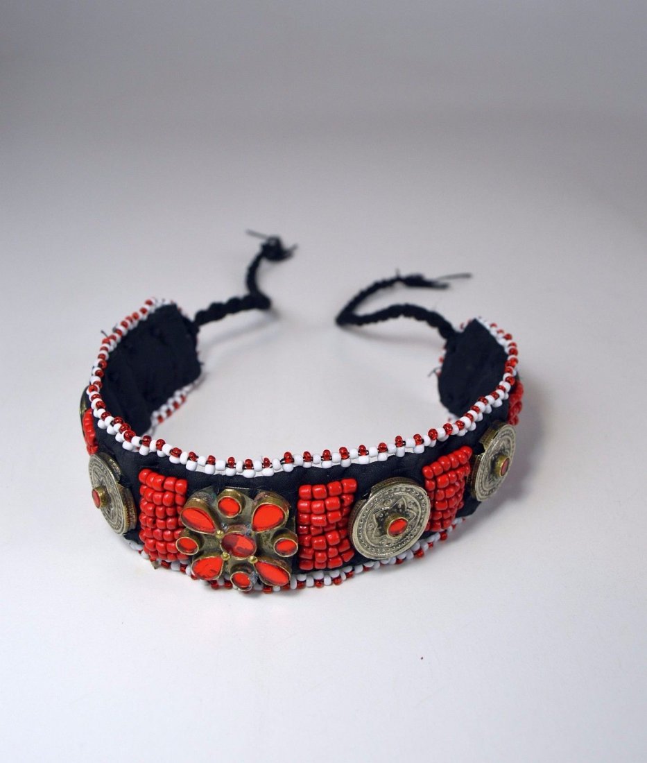 Vintage Kutchi Tribal Choker necklace, Ethnic Adornment: This is a fashionable vintage hand made necklace from Afghanistan, made by the nomadic Kuchi peoples.An ornate vintage example with a lovely craftsmanship. This choker is lined with soft cotton materi