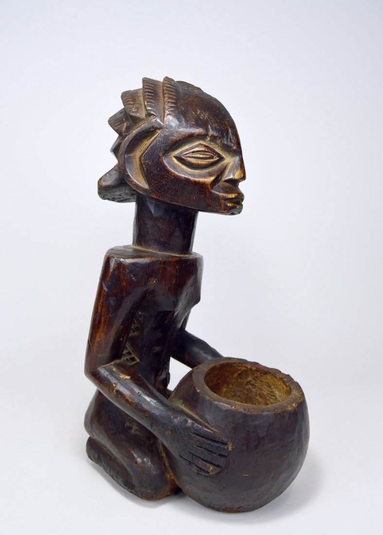 A Luba Mboko Bowl Bearer Divination sculpture (1 of 7)