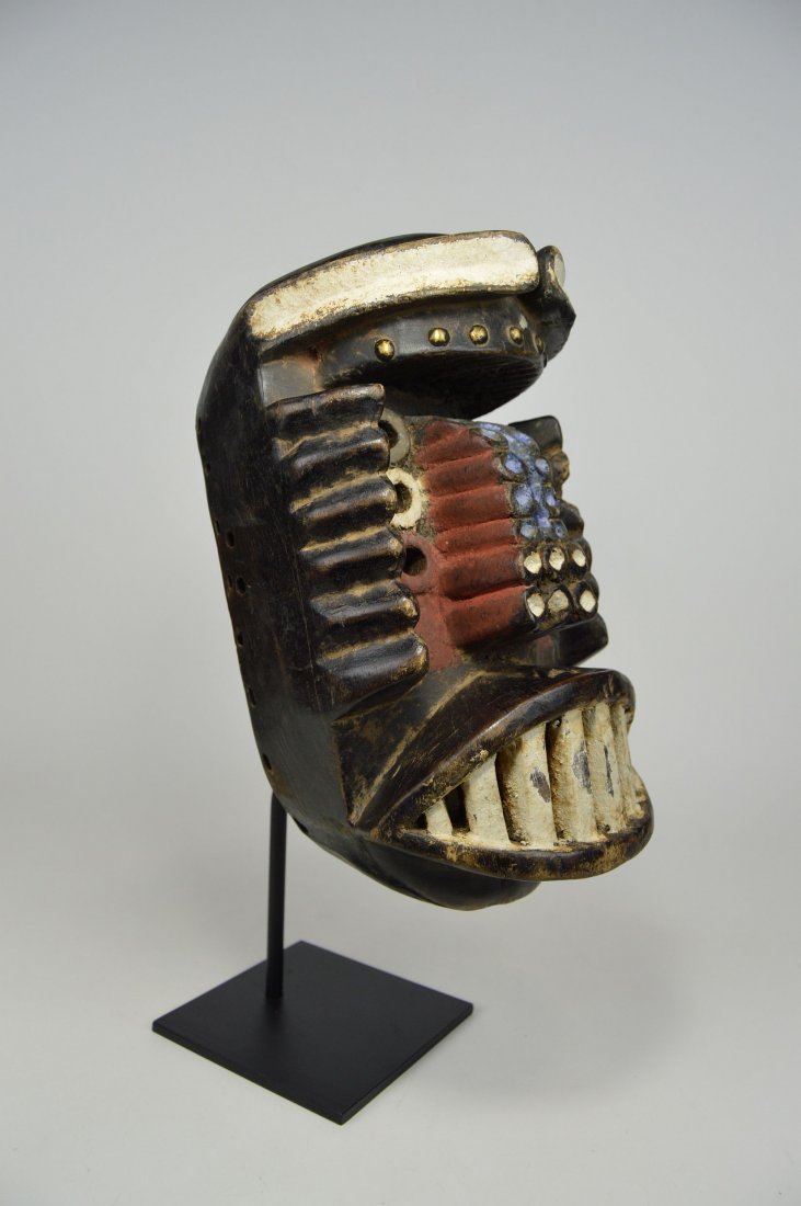 Fierce Guere mask with multiple eyes, African Art (1 of 7)