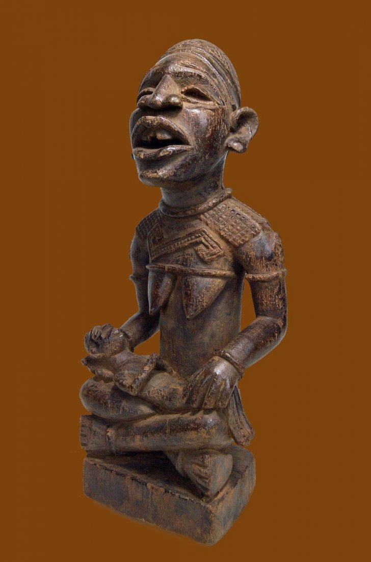 A Very Finely carved Yombe Phemba Maternity sculpture (1 of 10)
