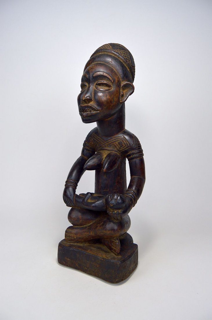 A Fine Old Kongo Maternity Sculpture, African Art. (1 of 7)