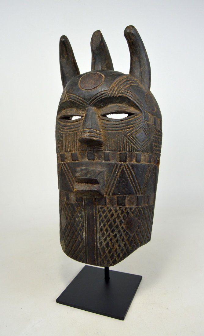 A Finely carved Tetela African mask (1 of 7)