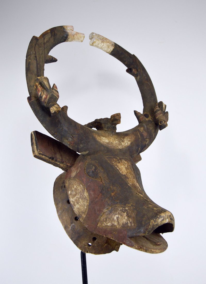 A Very Fine Old Bwa Bush Cow mask on professional stand (1 of 9)
