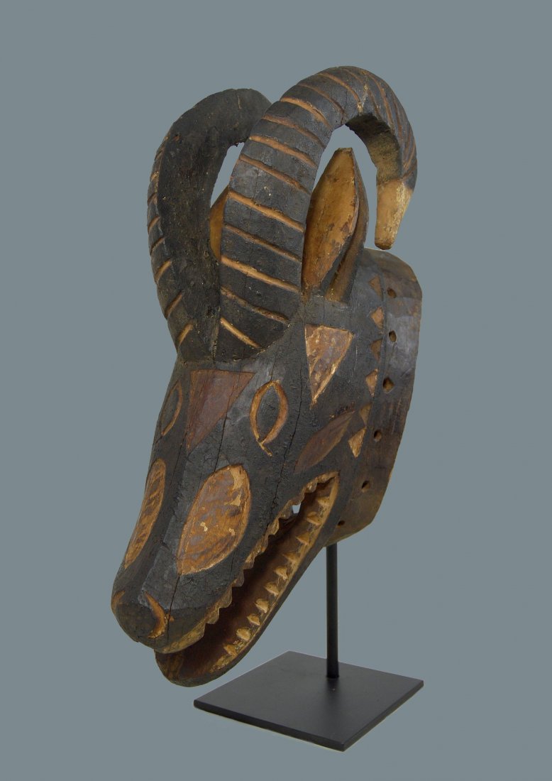 BWA ANTELOPE MASK With Spiral Horns (1 of 9)