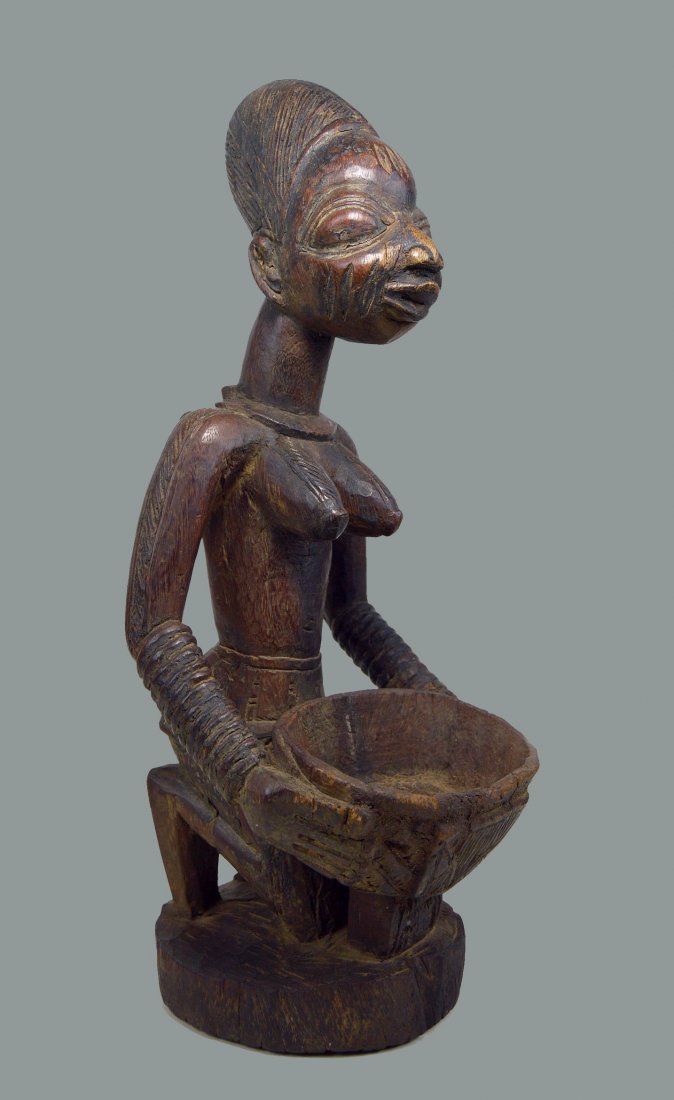 YORUBA FEMALE OFFERING BOWL "OLUMEYE" (1 of 8)