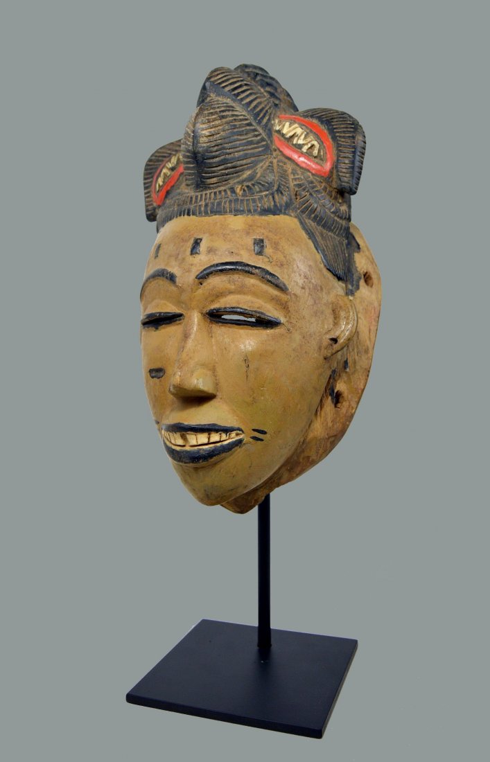 GURO SMILING PAINTED MASK (1 of 10)