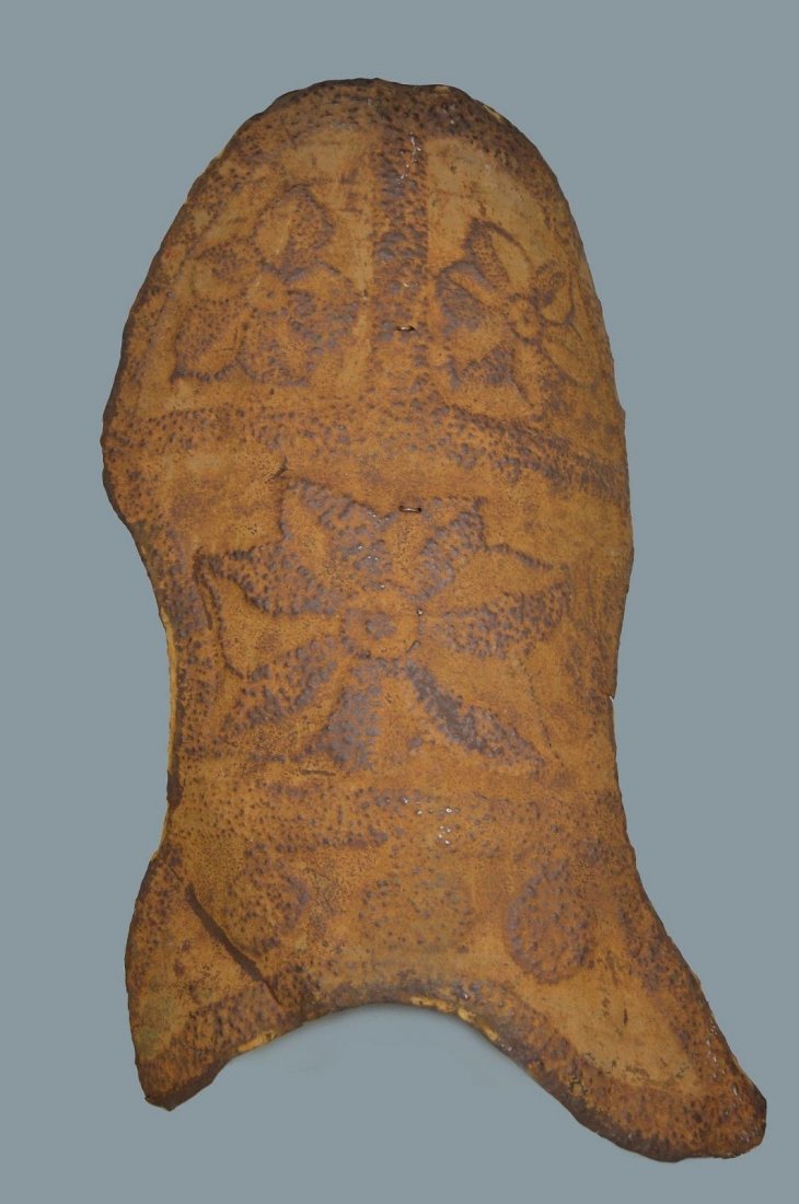 OLD KIRDI IRON SHIELD WITH DESIGNS (1 of 5)