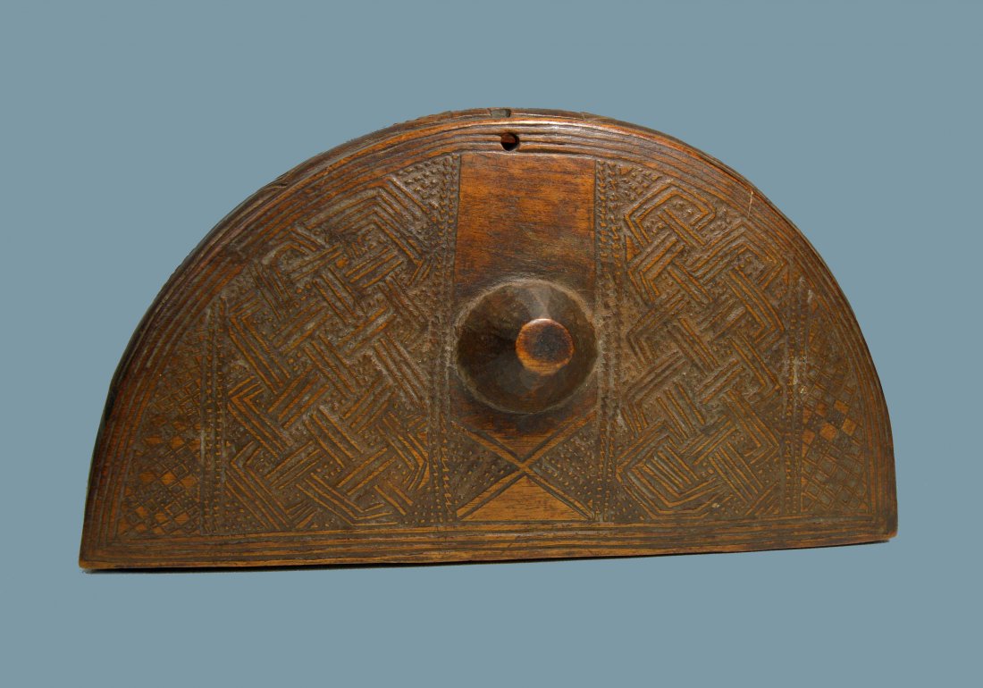 BEAUTIFUL CARVED WOODEN KUBA CONTAINER (1 of 8)