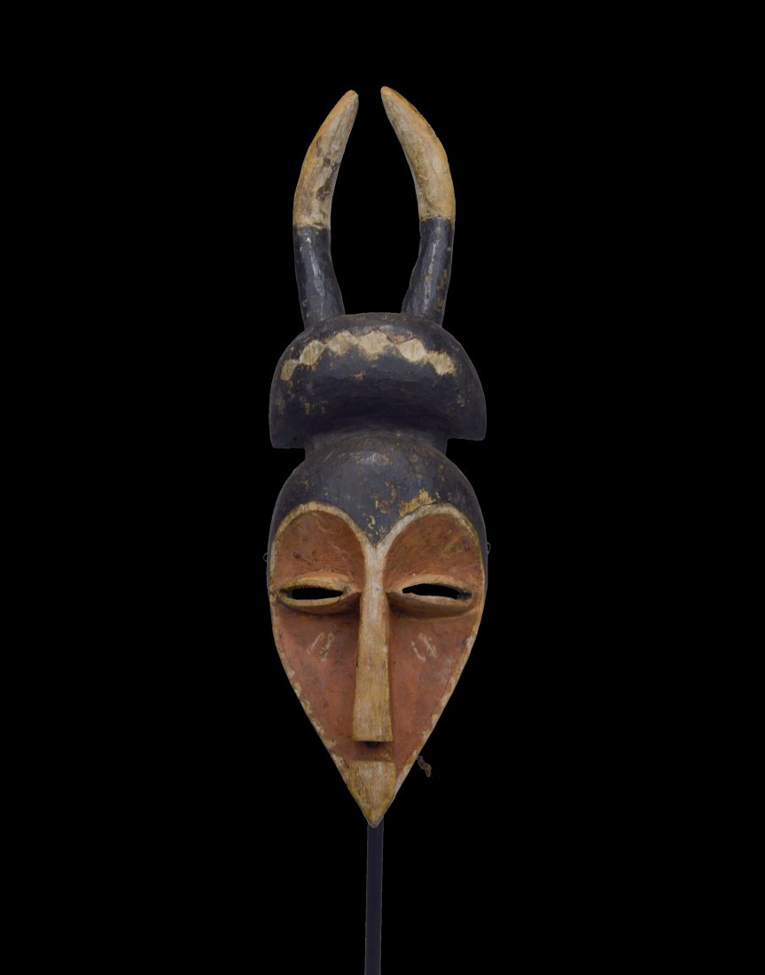 FINE OLD EASTERN PENDE AFRICAN MASK (1 of 8)