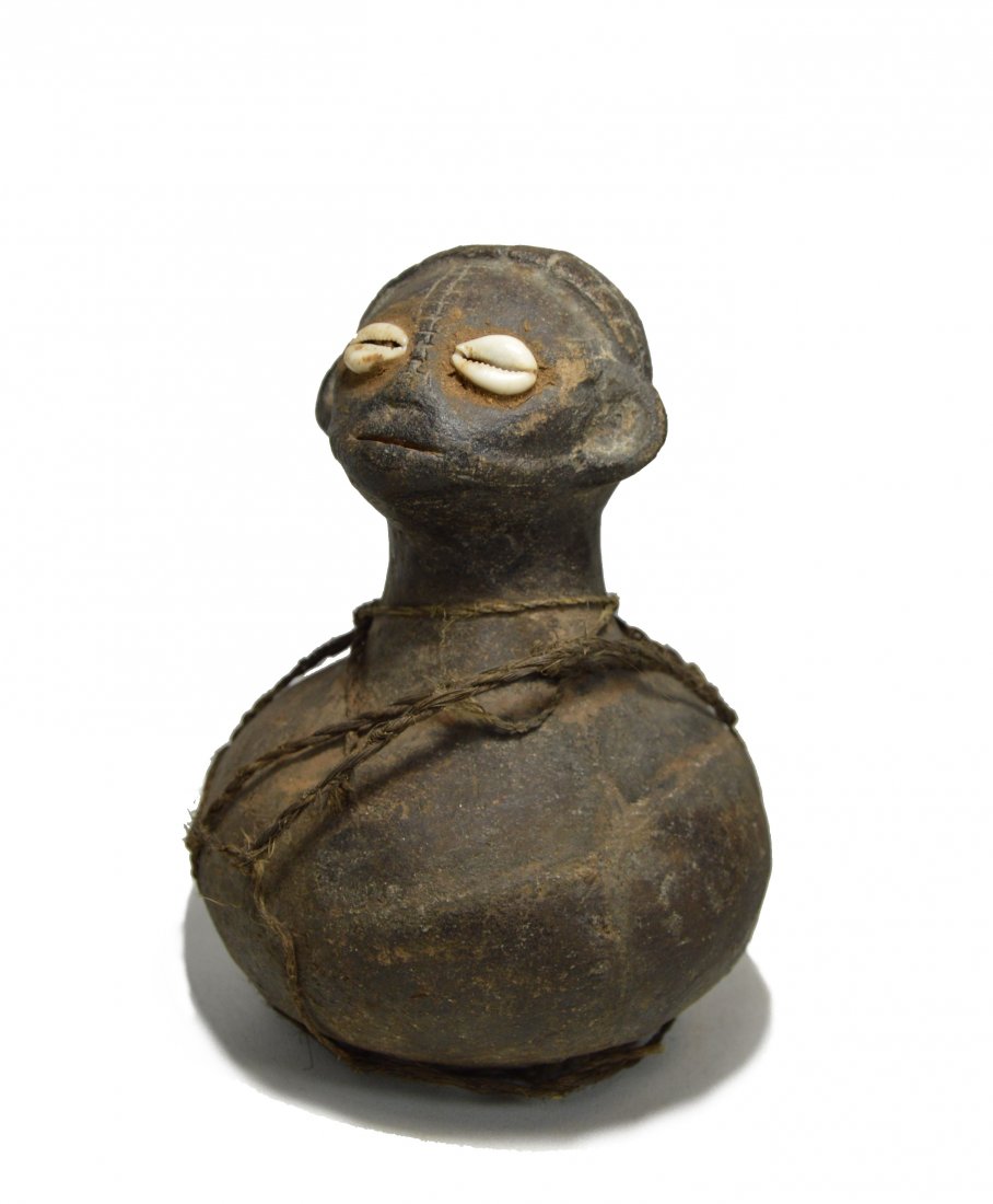 TERRACOTTA CLAY VESSEL FROM THE NGBAKA (1 of 5)