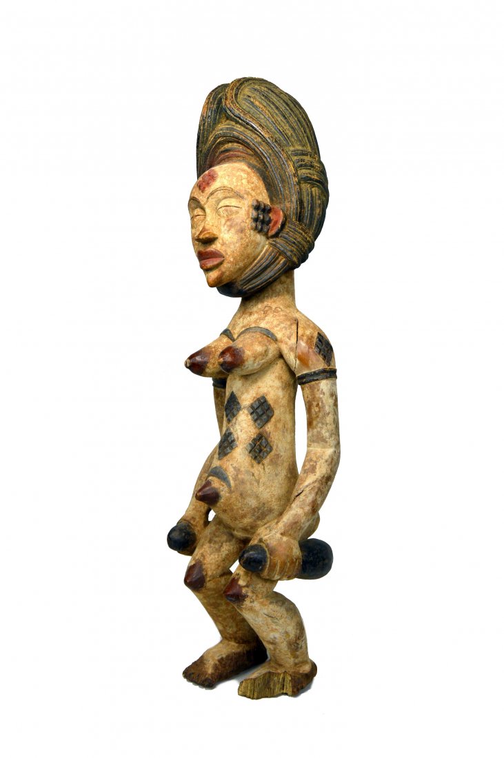 A Finely Carved Punu Female Ancestor sculpture (1 of 9)