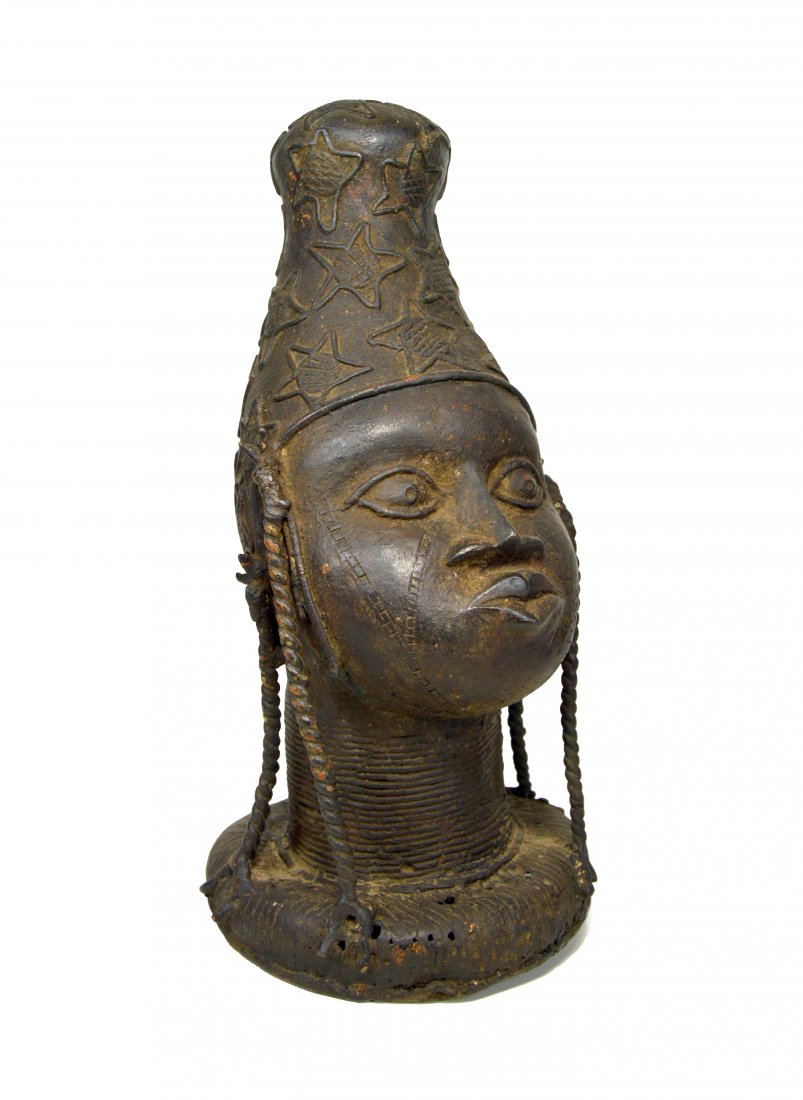 LARGE & IMPRESSIVE YORUBA IFE BRONZE HEAD OF ONI (1 of 9)