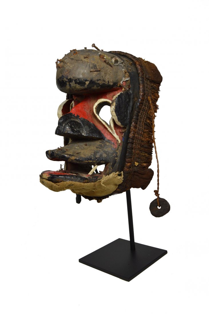 A Rare style of Kran (DAN) mask, Africa (1 of 8)