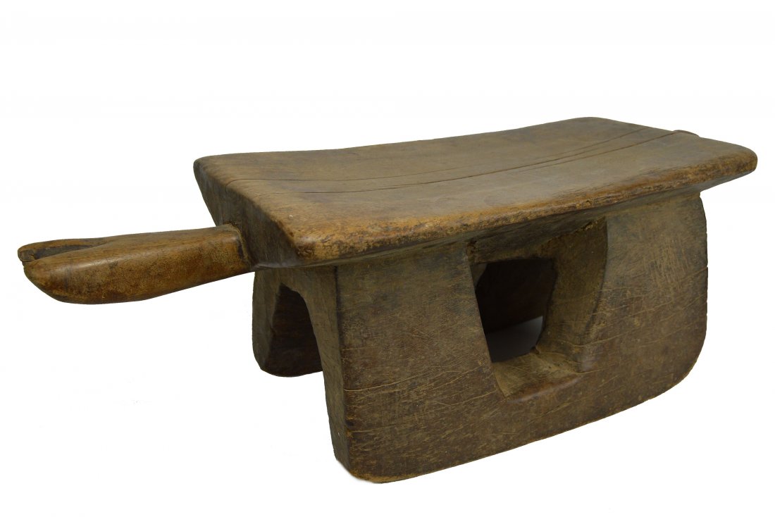 Ancient Gurunsi Stool with field use, African Form (1 of 7)