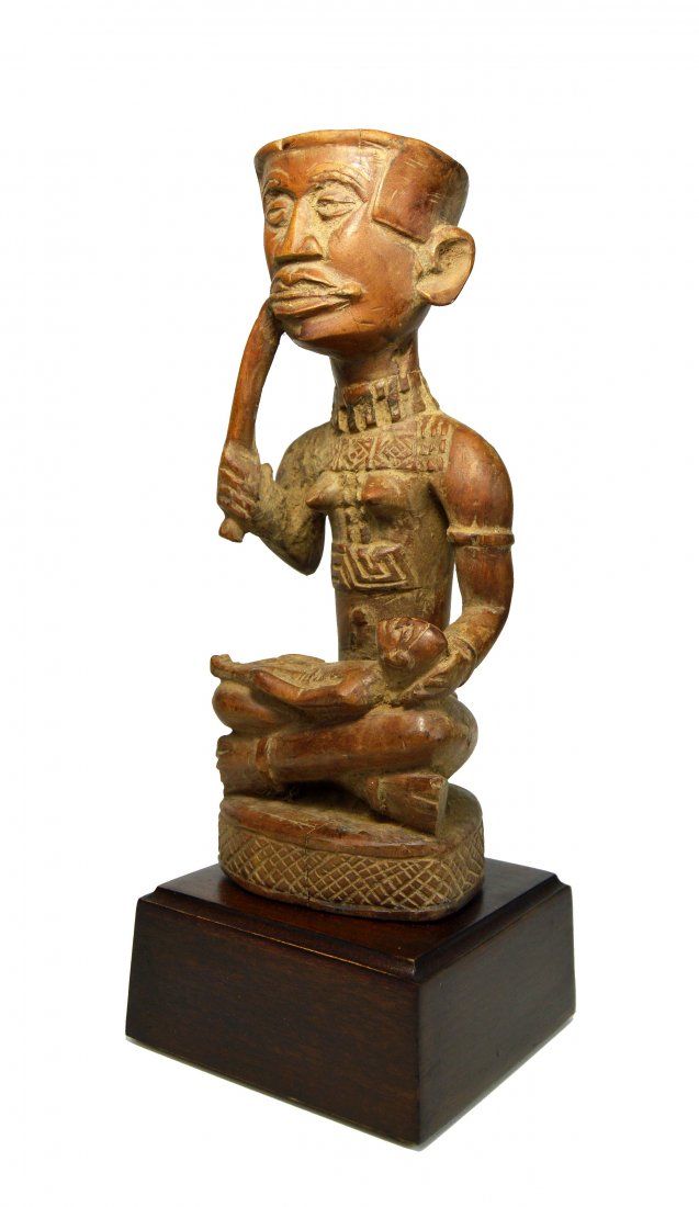 A Fine Kuba Maternity sculpture, African Art. (1 of 7)