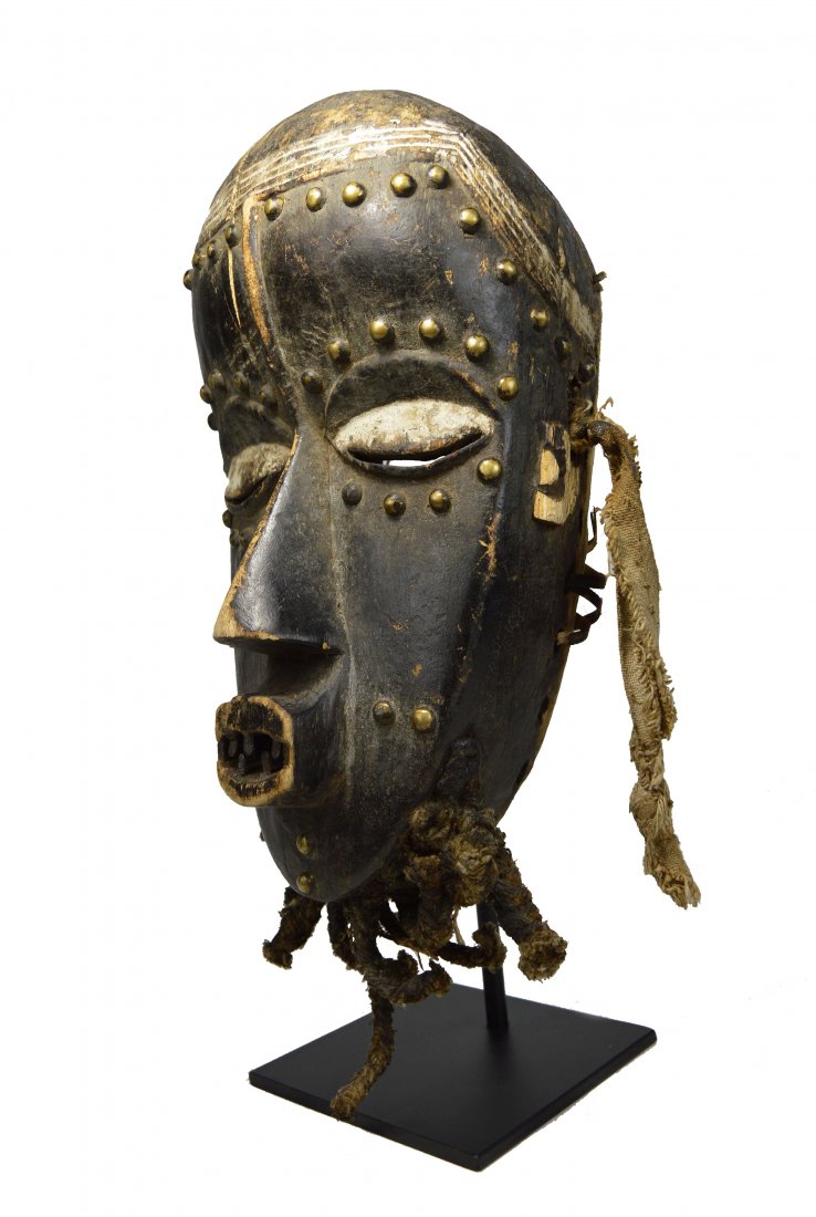 A Dan / Bete African Mask (1 of 7)