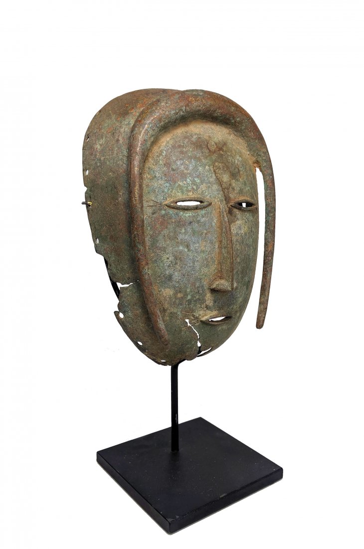 A Rare Bronze Dioula African Mask on stand (1 of 7)