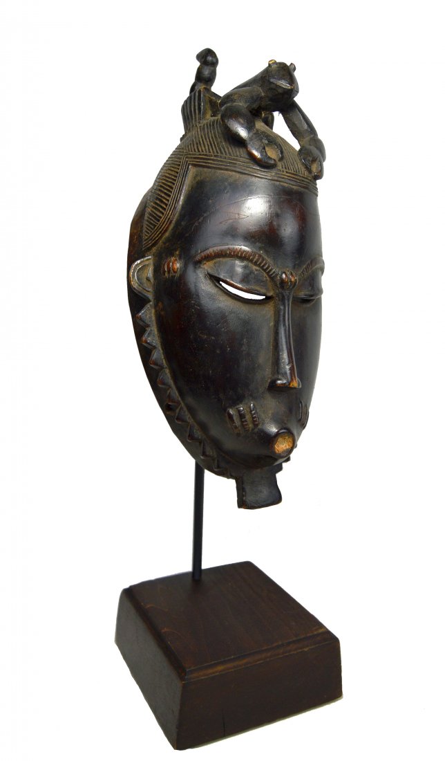 A Fine Baule mask with Scorpion Finial (1 of 6)