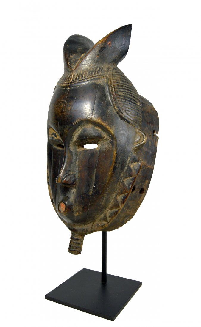 A Fine Old Guro African Mask, Ex Levitt Collection. (1 of 8)