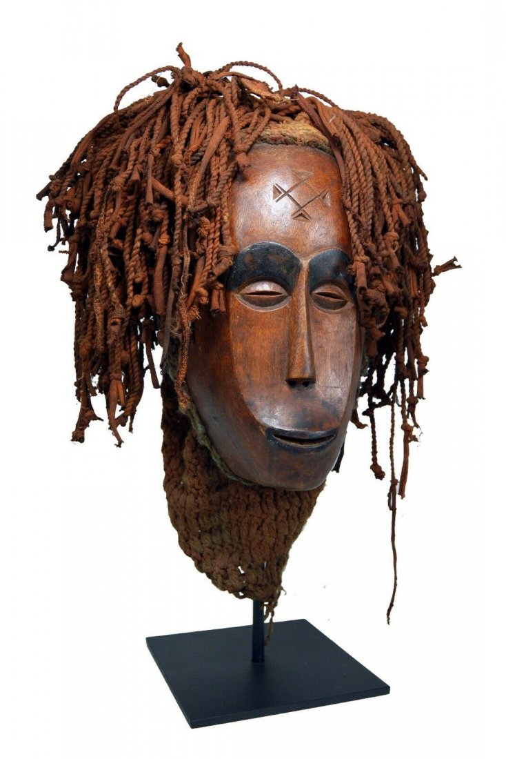 A Fine & Handsome Chokwe Pwo African Mask (1 of 10)