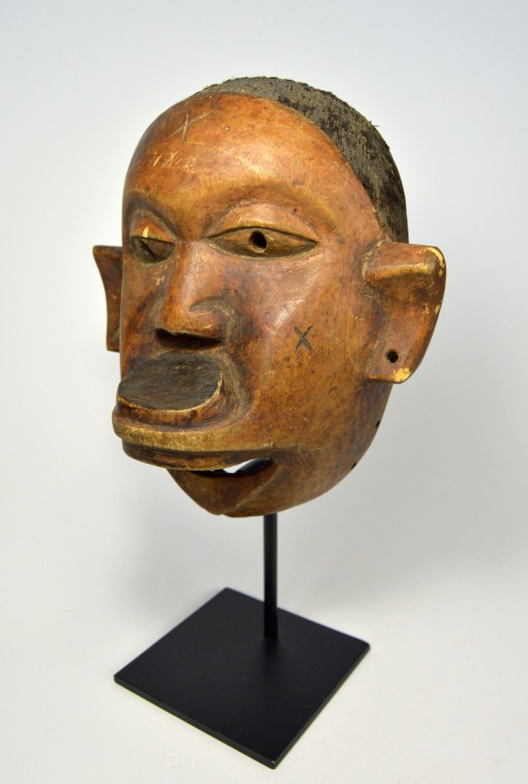 Old Makonde Face mask with Lip Plug and Human Hair (1 of 9)