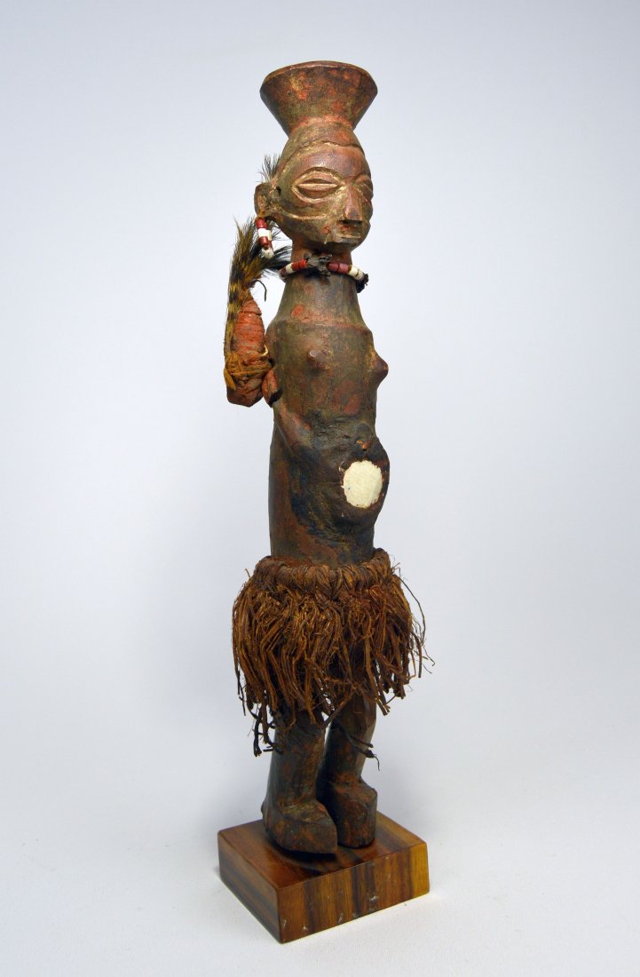 A Fine Old Yaka Magic fetish with sealed chamber (1 of 1)