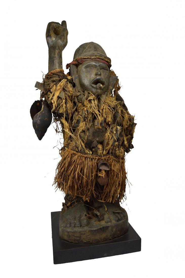 Large Nkonde Nkisi Nail fetish African Magic Sculpture (1 of 8)