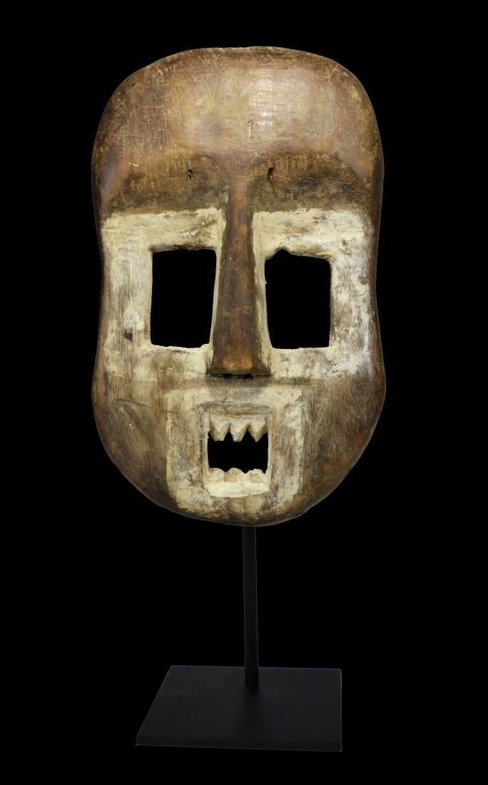 A Rare Published Kumu mask Ex Mebel Coll. New York (1 of 12)