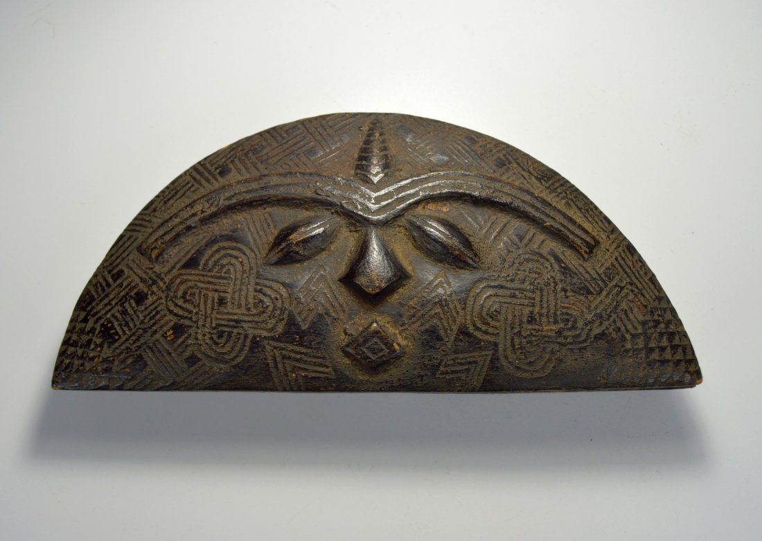 A Fine Old Kuba Tukula Powder Box (1 of 5)