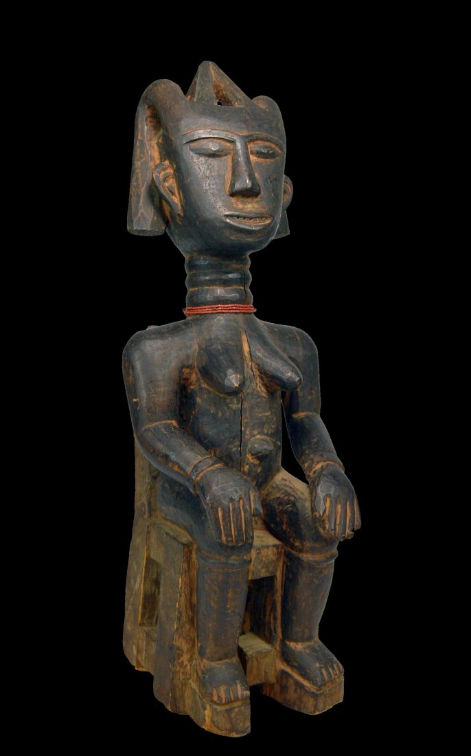 Old Ashanti Queen Mother Sculpture on Throne (1 of 9)
