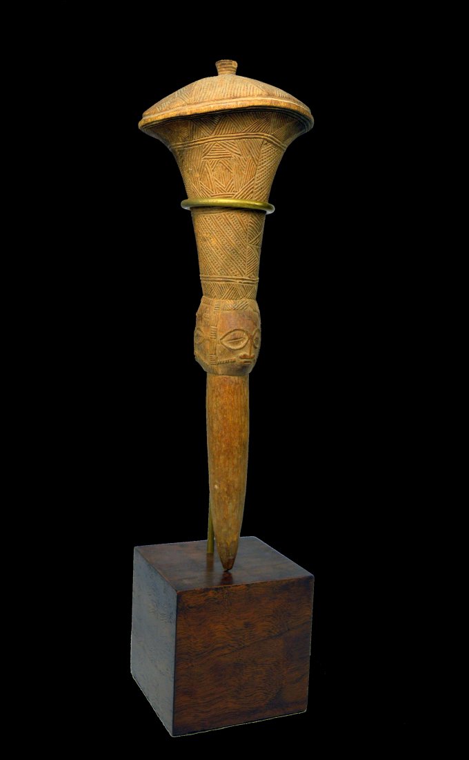 A Fine Old Baule Fly whisk Handle / Prestige Staff (1 of 7)